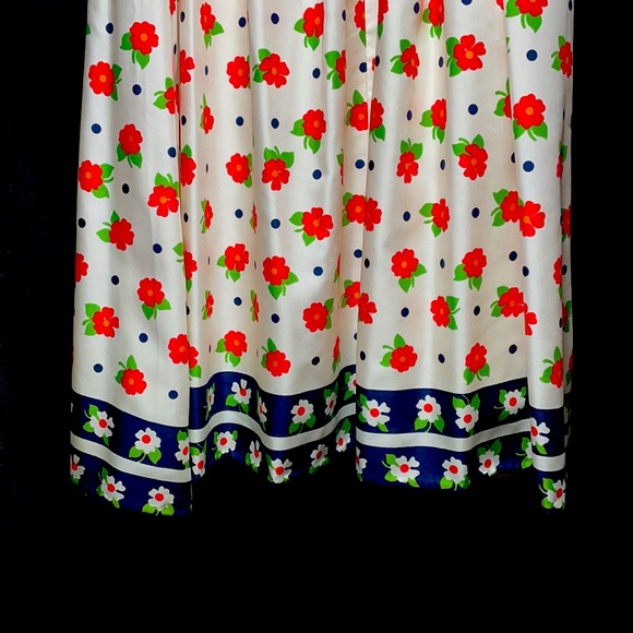 Vintage Hand Taylor Made Floral Designed Knee high Skirt with Slip Liner! - Picture 3 of 11